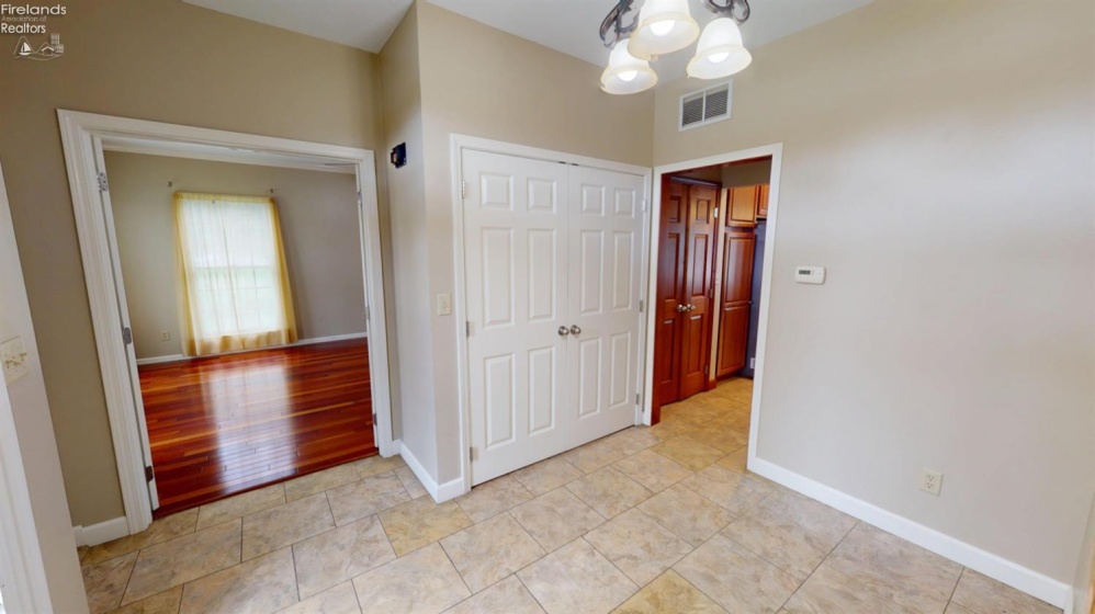 33 Ponds Side Drive, Fremont, 43420, 5 Bedroom Bedrooms, ,4 BathroomBathrooms,Residential,For Sale,Ponds Side,20263749