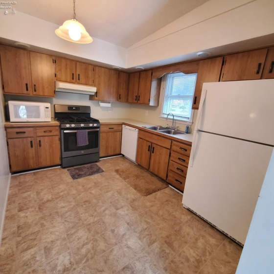 408 Ontario Street, Huron, 44839, 4 Bedroom Bedrooms, ,1 BathroomBathrooms,Residential,For Sale,Ontario,20263825
