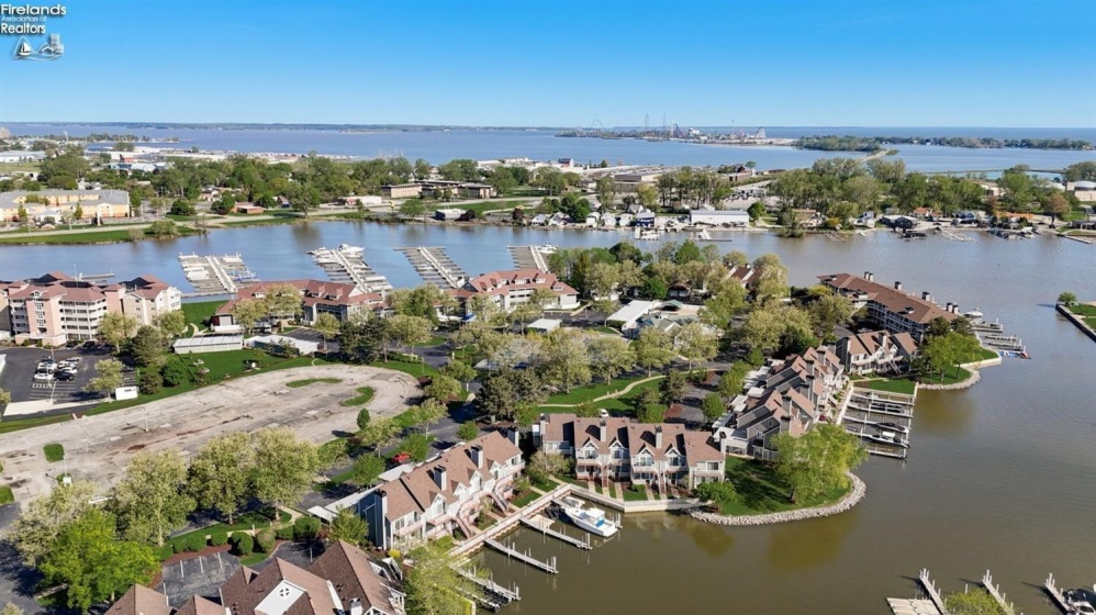 87 Marina Point, Sandusky, 44870, 3 Bedroom Bedrooms, ,2 BathroomBathrooms,Residential,For Sale,Marina Point,20263803