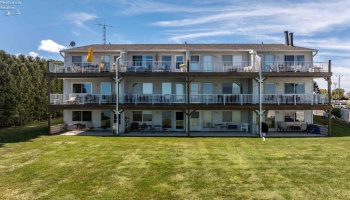 348 Toledo Avenue, Put-In-Bay, 43456, 1 Bedroom Bedrooms, ,1 BathroomBathrooms,Residential,For Sale,Toledo,20263791