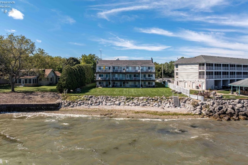 348 Toledo Avenue, Put-In-Bay, 43456, 1 Bedroom Bedrooms, ,1 BathroomBathrooms,Residential,For Sale,Toledo,20263791