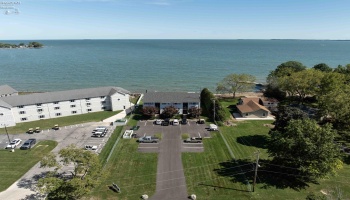348 Toledo Avenue, Put-In-Bay, 43456, 1 Bedroom Bedrooms, ,1 BathroomBathrooms,Residential,For Sale,Toledo,20263791
