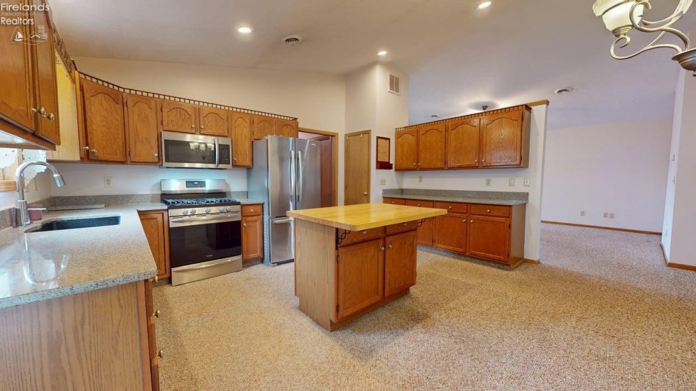 30 Wedgewood Drive, Willard, 44890, 3 Bedroom Bedrooms, ,2 BathroomBathrooms,Residential,For Sale,Wedgewood,20263833