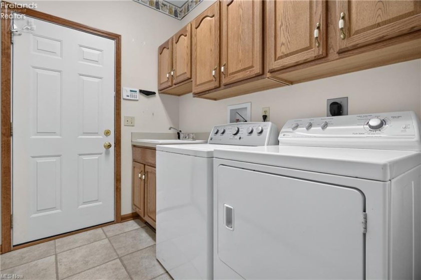 612 Bayberry Road, Lorain, 44053, 3 Bedroom Bedrooms, ,3 BathroomBathrooms,Residential,For Sale,Bayberry,20263834