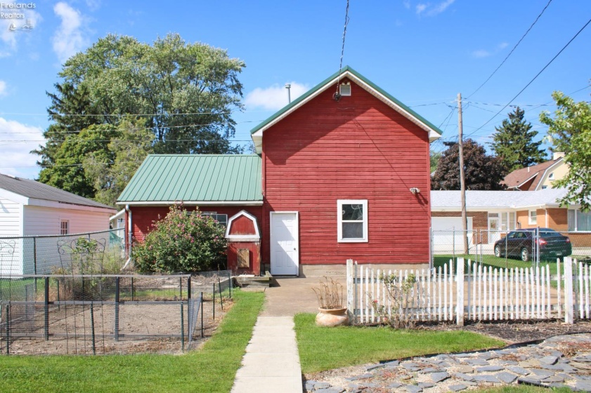 112 Hayes Avenue, Port Clinton, 43452, 3 Bedroom Bedrooms, ,2 BathroomBathrooms,Residential,For Sale,Hayes,20263763