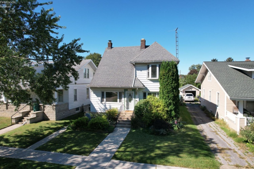 112 Hayes Avenue, Port Clinton, 43452, 3 Bedroom Bedrooms, ,2 BathroomBathrooms,Residential,For Sale,Hayes,20263763