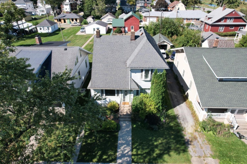112 Hayes Avenue, Port Clinton, 43452, 3 Bedroom Bedrooms, ,2 BathroomBathrooms,Residential,For Sale,Hayes,20263763