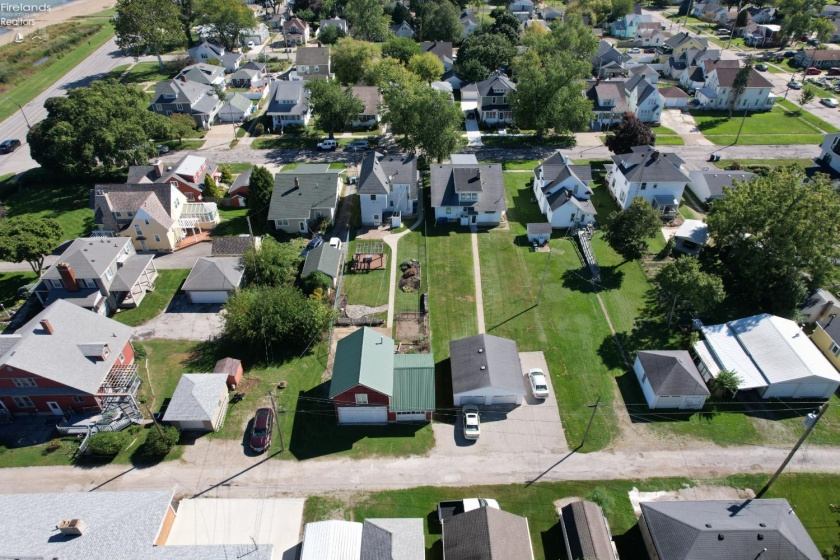 112 Hayes Avenue, Port Clinton, 43452, 3 Bedroom Bedrooms, ,2 BathroomBathrooms,Residential,For Sale,Hayes,20263763