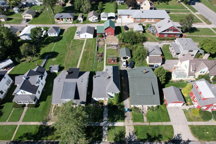 112 Hayes Avenue, Port Clinton, 43452, 3 Bedroom Bedrooms, ,2 BathroomBathrooms,Residential,For Sale,Hayes,20263763