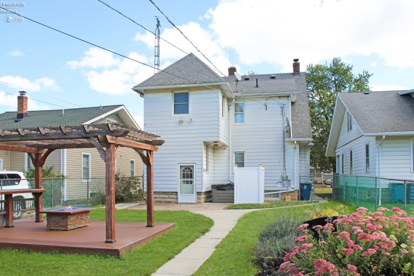 112 Hayes Avenue, Port Clinton, 43452, 3 Bedroom Bedrooms, ,2 BathroomBathrooms,Residential,For Sale,Hayes,20263763