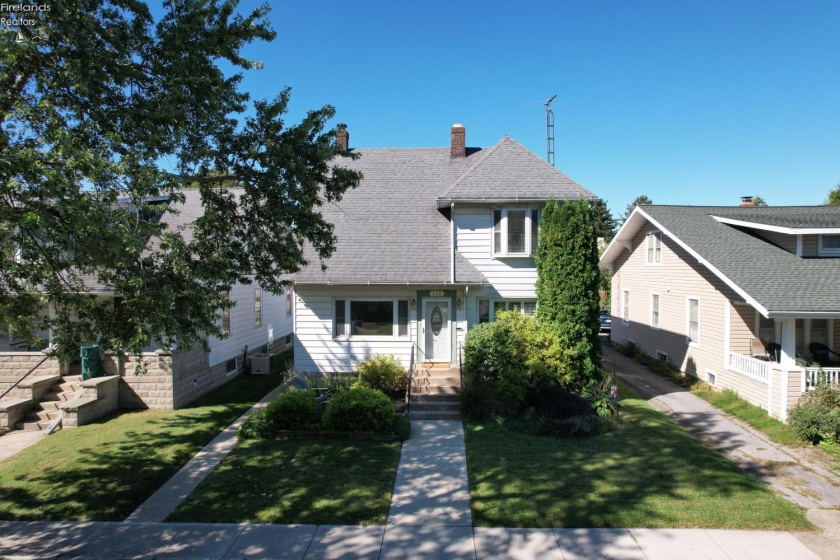 112 Hayes Avenue, Port Clinton, 43452, 3 Bedroom Bedrooms, ,2 BathroomBathrooms,Residential,For Sale,Hayes,20263763