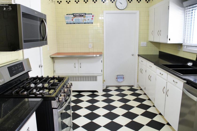 112 Hayes Avenue, Port Clinton, 43452, 3 Bedroom Bedrooms, ,2 BathroomBathrooms,Residential,For Sale,Hayes,20263763