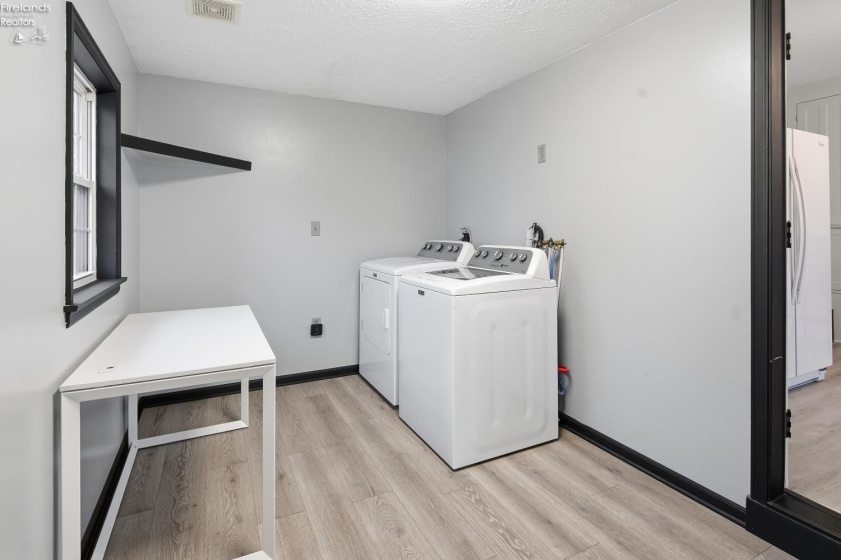 327 Jackson Street, Fremont, 43420, 2 Bedroom Bedrooms, ,1 BathroomBathrooms,Residential,For Sale,Jackson,20263767