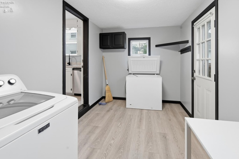 327 Jackson Street, Fremont, 43420, 2 Bedroom Bedrooms, ,1 BathroomBathrooms,Residential,For Sale,Jackson,20263767