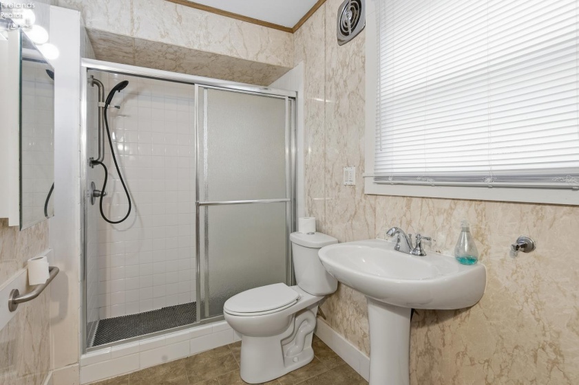 327 Jackson Street, Fremont, 43420, 2 Bedroom Bedrooms, ,1 BathroomBathrooms,Residential,For Sale,Jackson,20263767