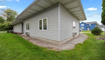 215 3rd Street, Port Clinton, 43452, 2 Bedroom Bedrooms, ,2 BathroomBathrooms,Residential,For Sale,3rd,20263828