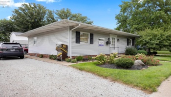 215 3rd Street, Port Clinton, 43452, 2 Bedroom Bedrooms, ,2 BathroomBathrooms,Residential,For Sale,3rd,20263828
