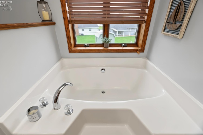 602 Linden Lane, Willard, 44890, 4 Bedroom Bedrooms, ,3 BathroomBathrooms,Residential,For Sale,Linden,20263847