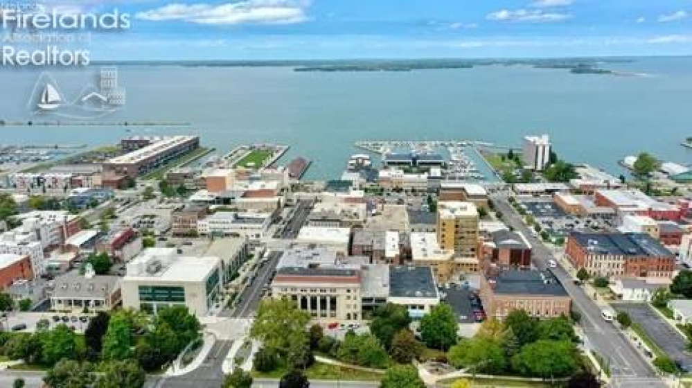 532 Hancock Street, Sandusky, 44870, 4 Bedroom Bedrooms, ,1 BathroomBathrooms,Residential,For Sale,Hancock,20263857