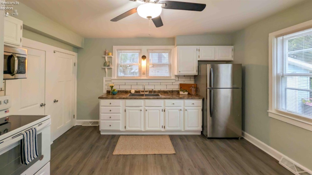909 Main Street, Huron, 44839, 3 Bedroom Bedrooms, ,2 BathroomBathrooms,Residential,For Sale,Main,20263792