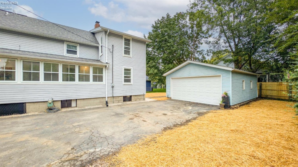 909 Main Street, Huron, 44839, 3 Bedroom Bedrooms, ,2 BathroomBathrooms,Residential,For Sale,Main,20263792