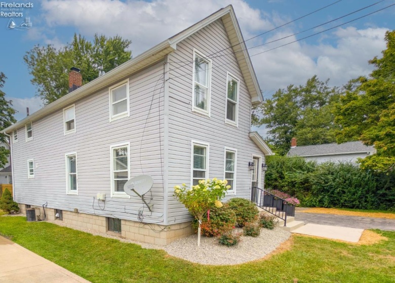 909 Main Street, Huron, 44839, 3 Bedroom Bedrooms, ,2 BathroomBathrooms,Residential,For Sale,Main,20263792
