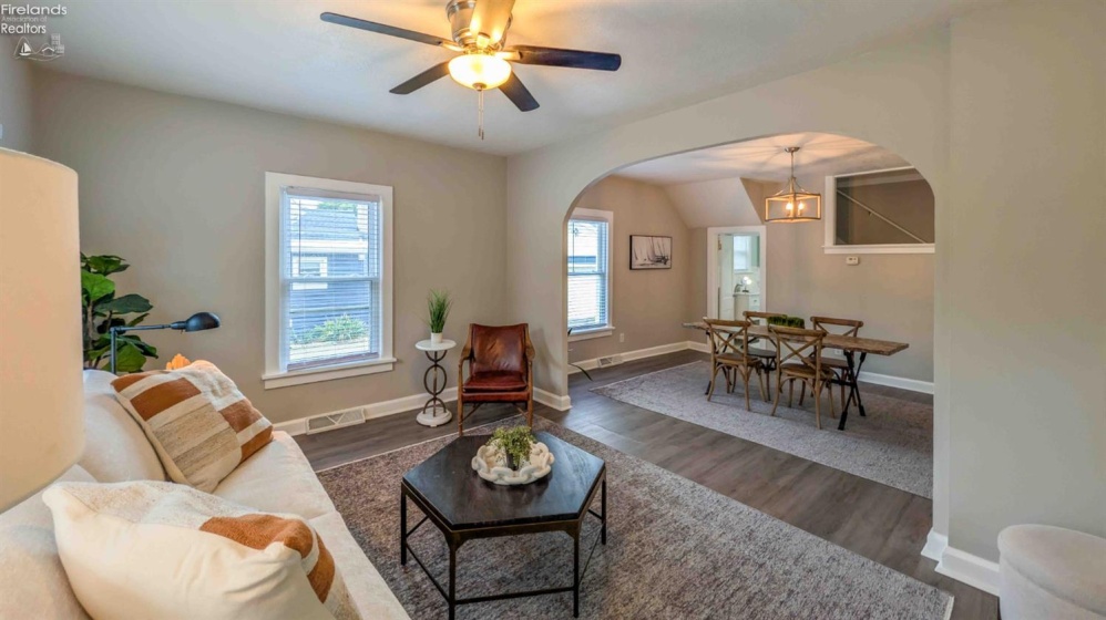 909 Main Street, Huron, 44839, 3 Bedroom Bedrooms, ,2 BathroomBathrooms,Residential,For Sale,Main,20263792