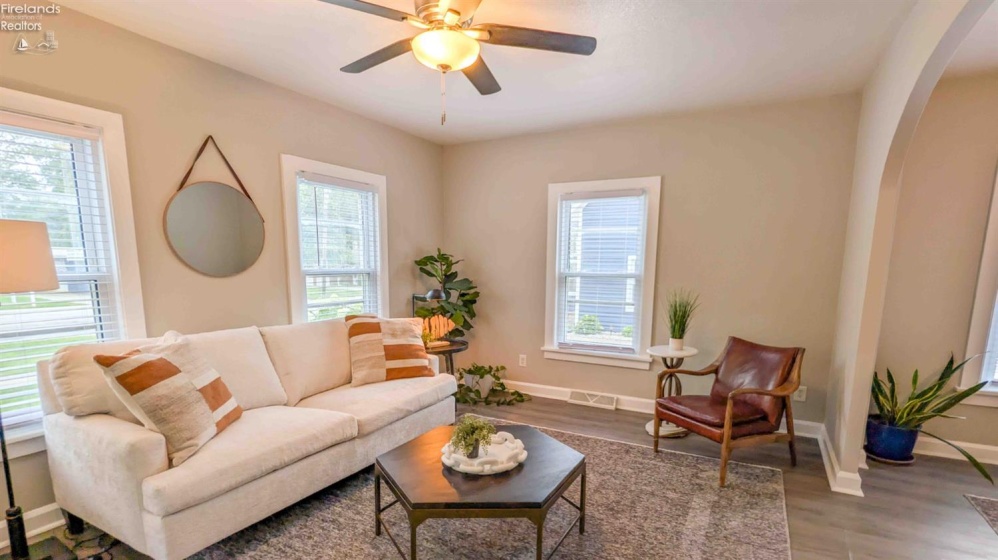 909 Main Street, Huron, 44839, 3 Bedroom Bedrooms, ,2 BathroomBathrooms,Residential,For Sale,Main,20263792