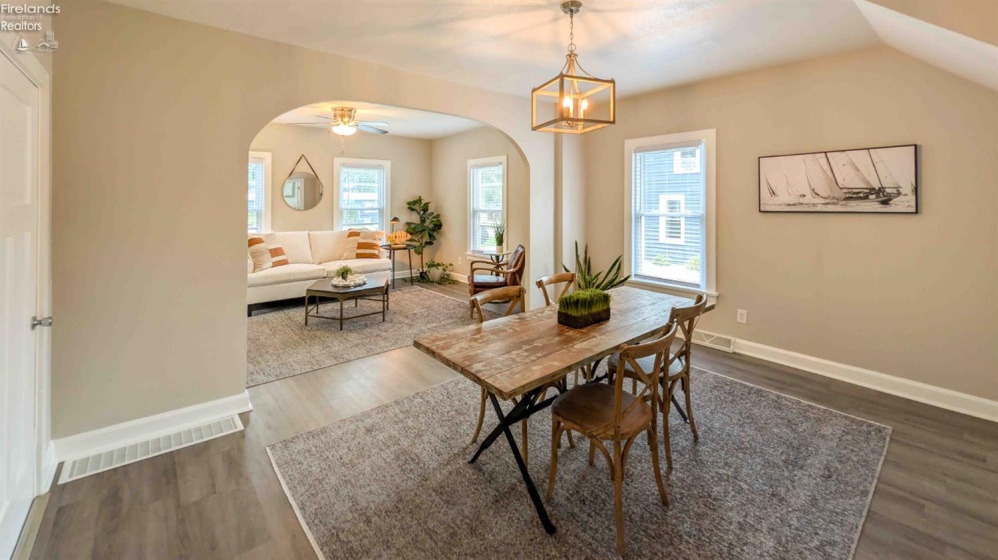 909 Main Street, Huron, 44839, 3 Bedroom Bedrooms, ,2 BathroomBathrooms,Residential,For Sale,Main,20263792