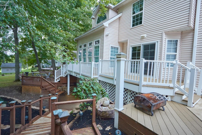 304 Riverside, Huron, 44839, 3 Bedroom Bedrooms, ,4 BathroomBathrooms,Residential,For Sale,Riverside,20263802