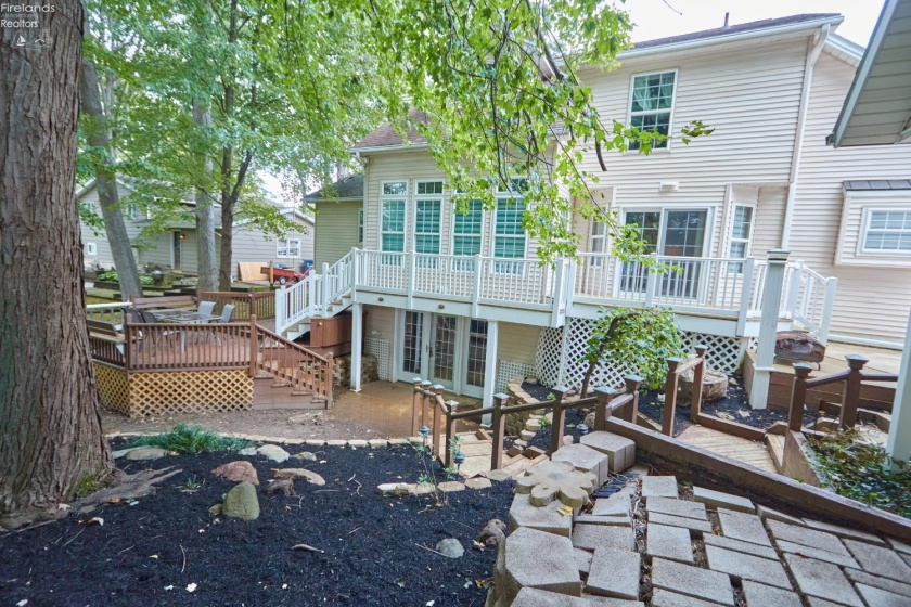 304 Riverside, Huron, 44839, 3 Bedroom Bedrooms, ,4 BathroomBathrooms,Residential,For Sale,Riverside,20263802