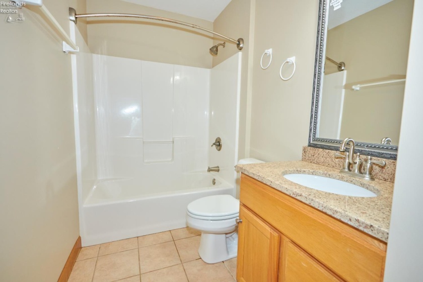 304 Riverside, Huron, 44839, 3 Bedroom Bedrooms, ,4 BathroomBathrooms,Residential,For Sale,Riverside,20263802