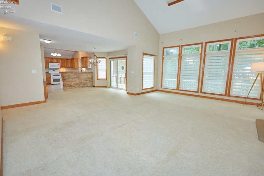 304 Riverside, Huron, 44839, 3 Bedroom Bedrooms, ,4 BathroomBathrooms,Residential,For Sale,Riverside,20263802