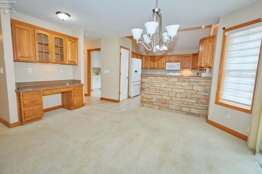 304 Riverside, Huron, 44839, 3 Bedroom Bedrooms, ,4 BathroomBathrooms,Residential,For Sale,Riverside,20263802