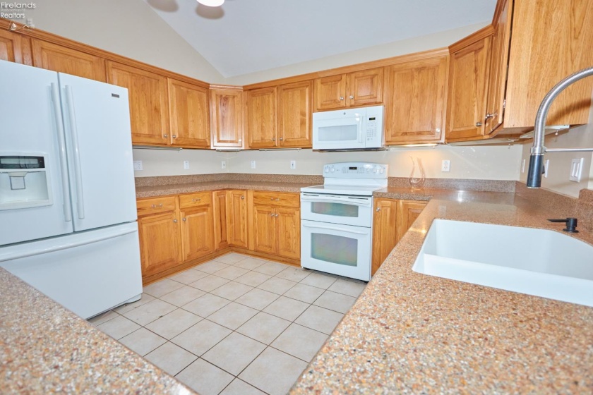 304 Riverside, Huron, 44839, 3 Bedroom Bedrooms, ,4 BathroomBathrooms,Residential,For Sale,Riverside,20263802