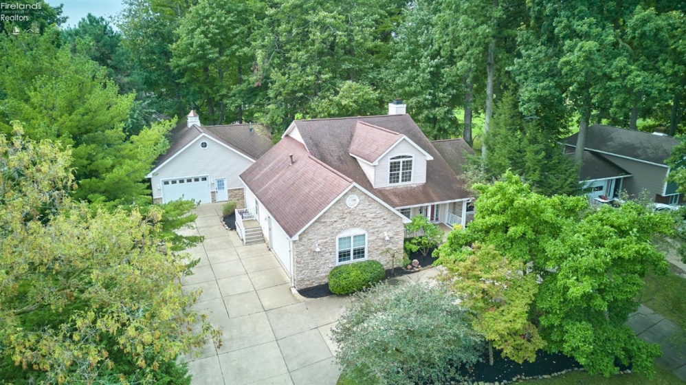 304 Riverside, Huron, 44839, 3 Bedroom Bedrooms, ,4 BathroomBathrooms,Residential,For Sale,Riverside,20263802