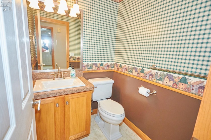 304 Riverside, Huron, 44839, 3 Bedroom Bedrooms, ,4 BathroomBathrooms,Residential,For Sale,Riverside,20263802
