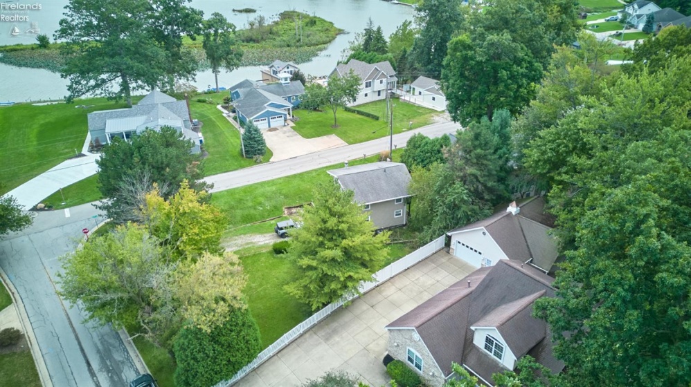 304 Riverside, Huron, 44839, 3 Bedroom Bedrooms, ,4 BathroomBathrooms,Residential,For Sale,Riverside,20263802