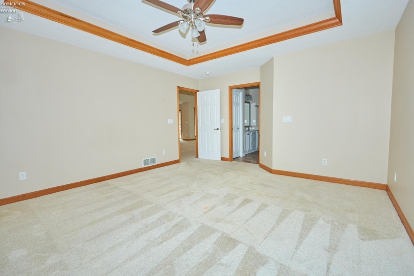 304 Riverside, Huron, 44839, 3 Bedroom Bedrooms, ,4 BathroomBathrooms,Residential,For Sale,Riverside,20263802