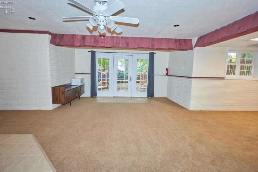 304 Riverside, Huron, 44839, 3 Bedroom Bedrooms, ,4 BathroomBathrooms,Residential,For Sale,Riverside,20263802