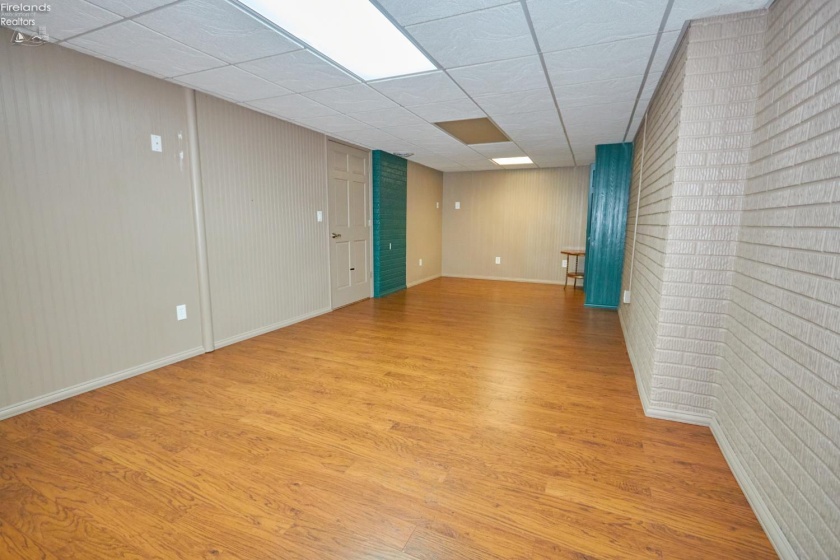 304 Riverside, Huron, 44839, 3 Bedroom Bedrooms, ,4 BathroomBathrooms,Residential,For Sale,Riverside,20263802