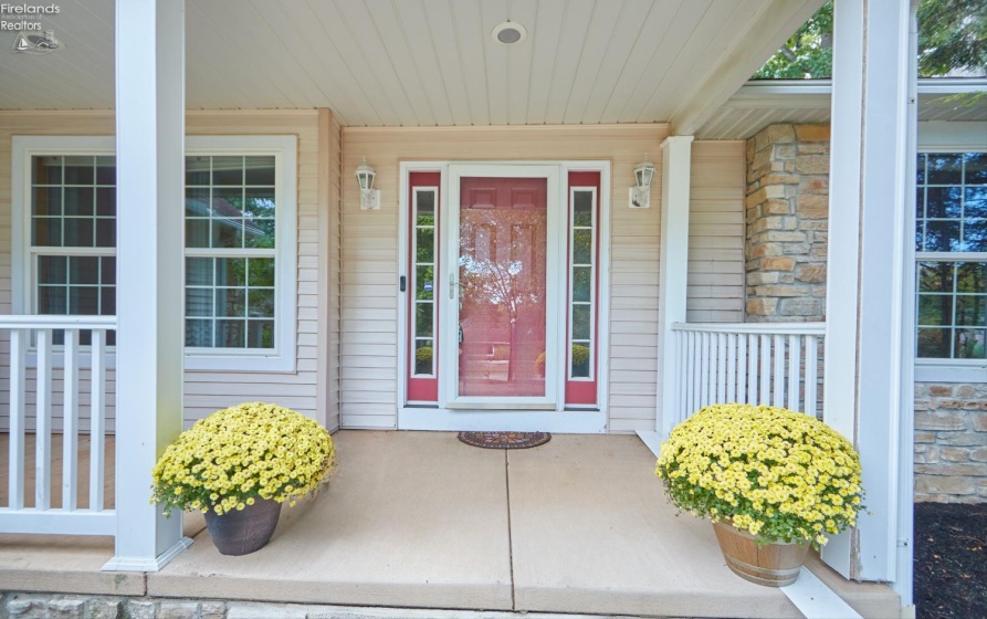 304 Riverside, Huron, 44839, 3 Bedroom Bedrooms, ,4 BathroomBathrooms,Residential,For Sale,Riverside,20263802