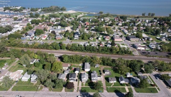 411 4th Street, Port Clinton, 43452, 3 Bedroom Bedrooms, ,2 BathroomBathrooms,Residential,For Sale,4th,20263688