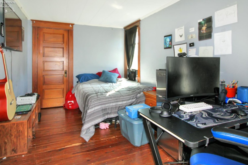 411 4th Street, Port Clinton, 43452, 3 Bedroom Bedrooms, ,2 BathroomBathrooms,Residential,For Sale,4th,20263688