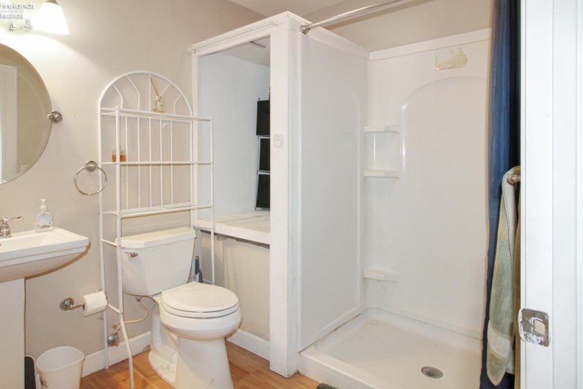 411 4th Street, Port Clinton, 43452, 3 Bedroom Bedrooms, ,2 BathroomBathrooms,Residential,For Sale,4th,20263688