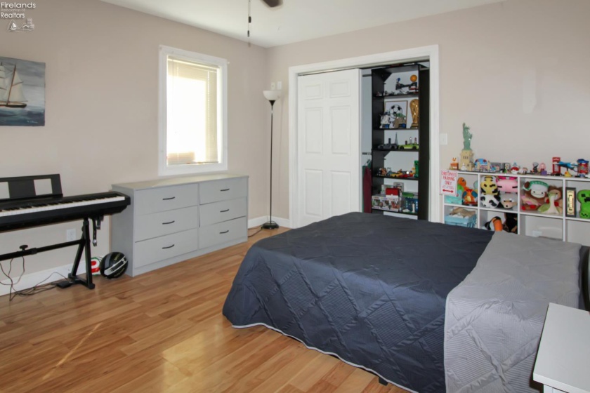411 4th Street, Port Clinton, 43452, 3 Bedroom Bedrooms, ,2 BathroomBathrooms,Residential,For Sale,4th,20263688