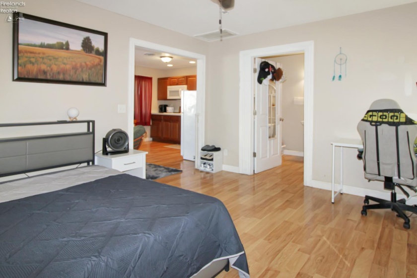 411 4th Street, Port Clinton, 43452, 3 Bedroom Bedrooms, ,2 BathroomBathrooms,Residential,For Sale,4th,20263688