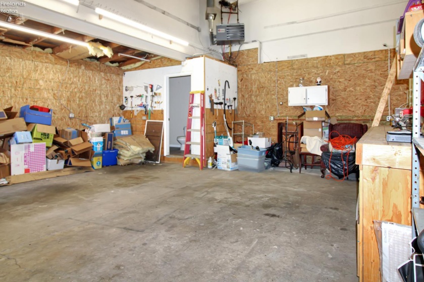 411 4th Street, Port Clinton, 43452, 3 Bedroom Bedrooms, ,2 BathroomBathrooms,Residential,For Sale,4th,20263688