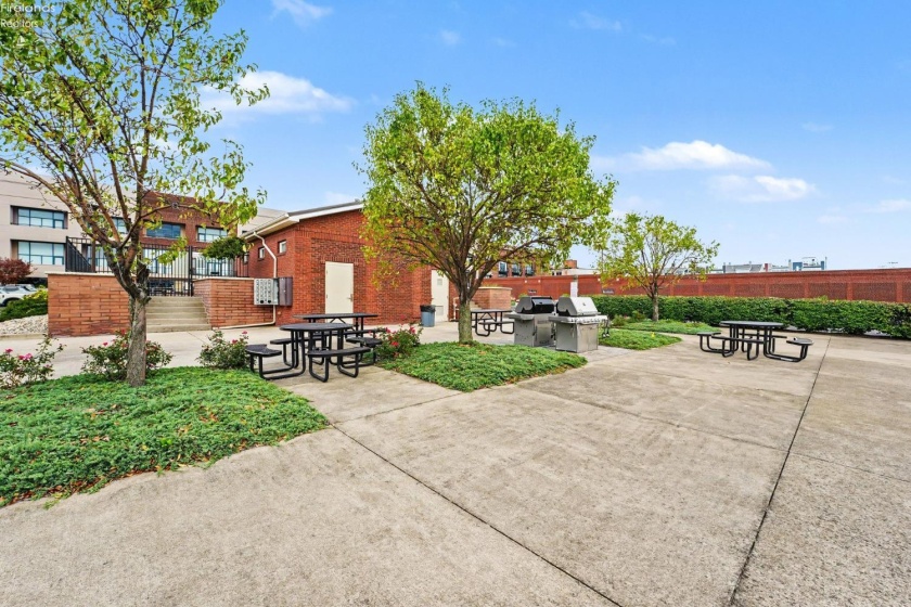 401 Shoreline Drive, Sandusky, 44870, 2 Bedroom Bedrooms, ,2 BathroomBathrooms,Residential,For Sale,Shoreline,20263800