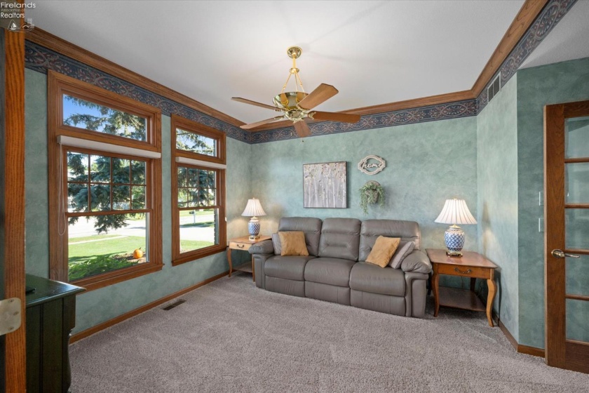 908 Glendale Drive, Port Clinton, 43452, 4 Bedroom Bedrooms, ,3 BathroomBathrooms,Residential,For Sale,Glendale,20263864
